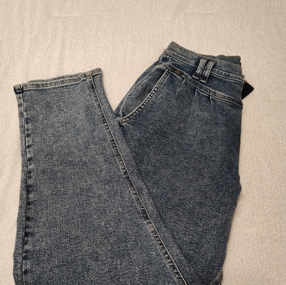 💙NWT Lee Modern Vintage High Rise No Stretch, Pleated Mom Jean, Acid Wash, 29 - Picture 8 of 15